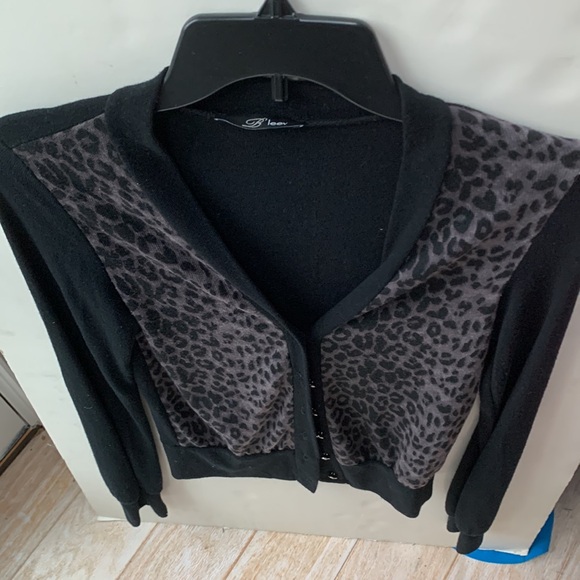 B' leev Leopard Animal Print Cardigan Black & Gray Sweater w/ Rhinestone Buttons - Picture 9 of 11